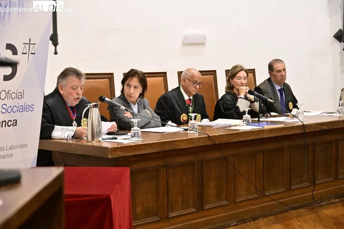 El Colegio de Graduados Sociales de Salamanca celebra su acto institucional en el Paraninfo de la USAL
