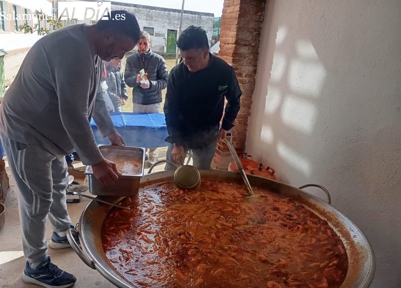 Fiestas de Horcajo Medianero: hamburguesas y garbanzos