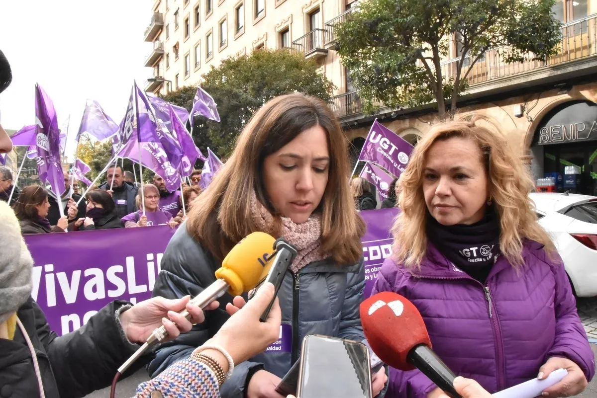 Concentración conjunta de UGT y CCOO en la Gran Vía de Salamanca. Foto de Vanesa Martins
