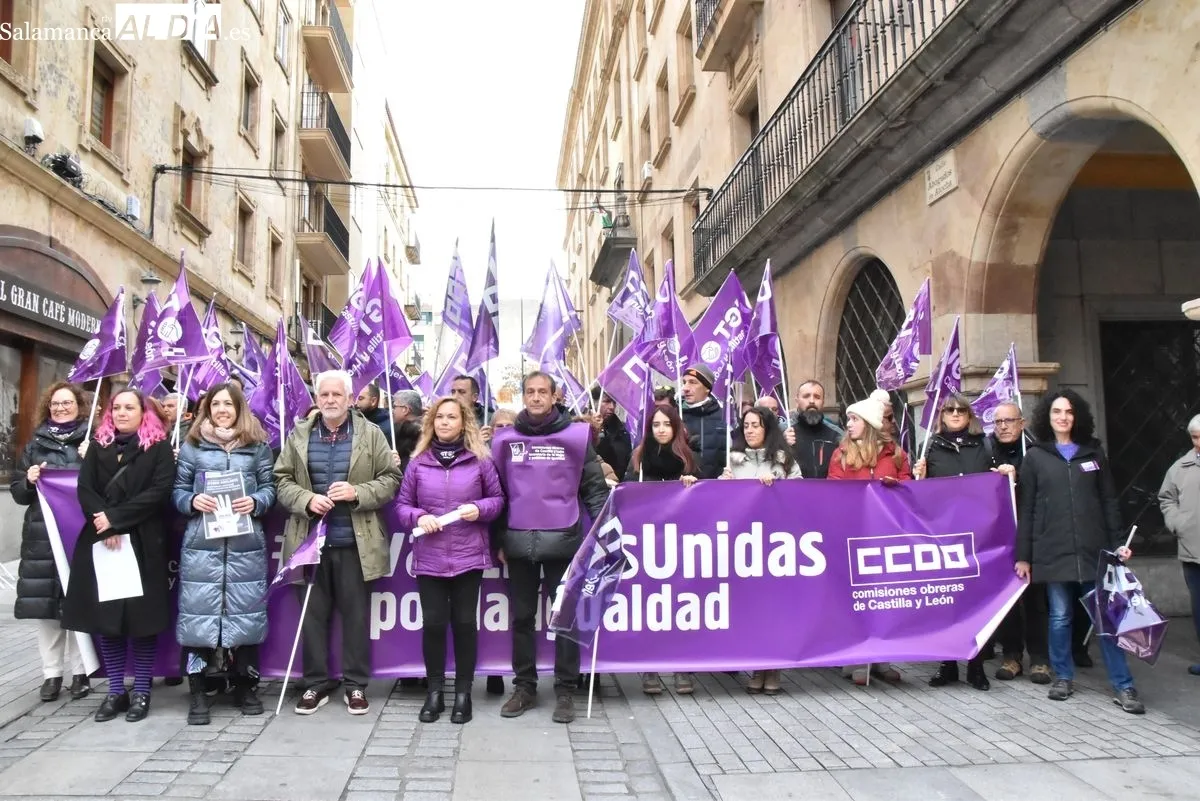 Concentración conjunta de UGT y CCOO en la Gran Vía de Salamanca. Foto de Vanesa Martins