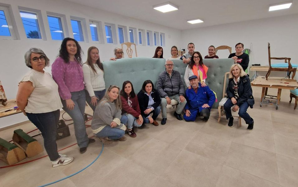 Curso de tapicería en Torrejón de Alba recupera un oficio