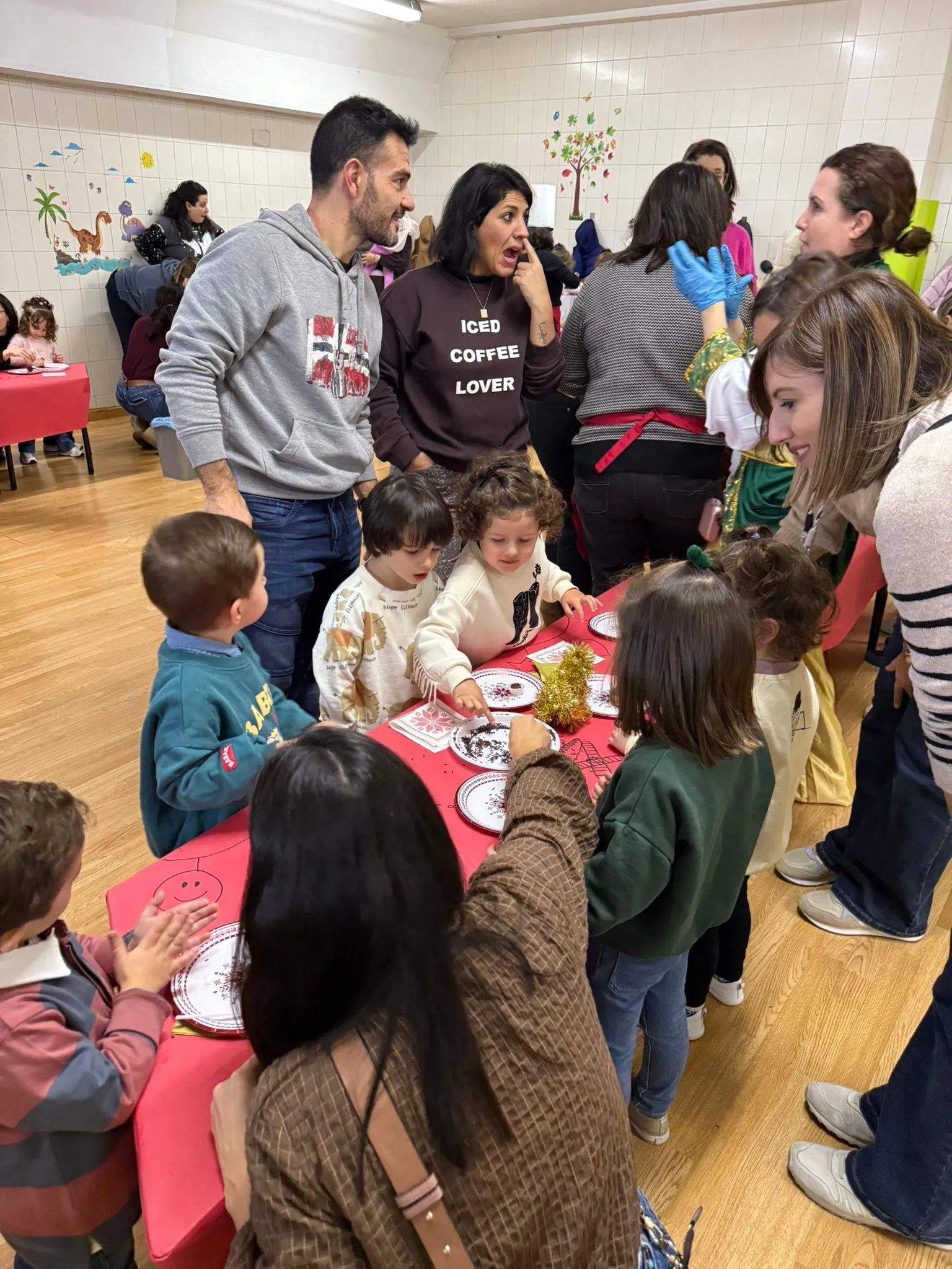 Foto 3 - El Colegio Sant&iacute;sima Trinidad celebra un taller de dulces para familias con ni&ntilde;os de 1 a 3 a&ntilde;os