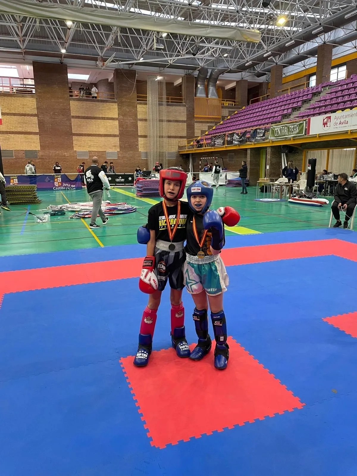 Foto 2 - El Club Jos&eacute; &Aacute;ngel G&oacute;mez de Salamanca conquista el Open de Kickboxing Ciudad de &Aacute;vila