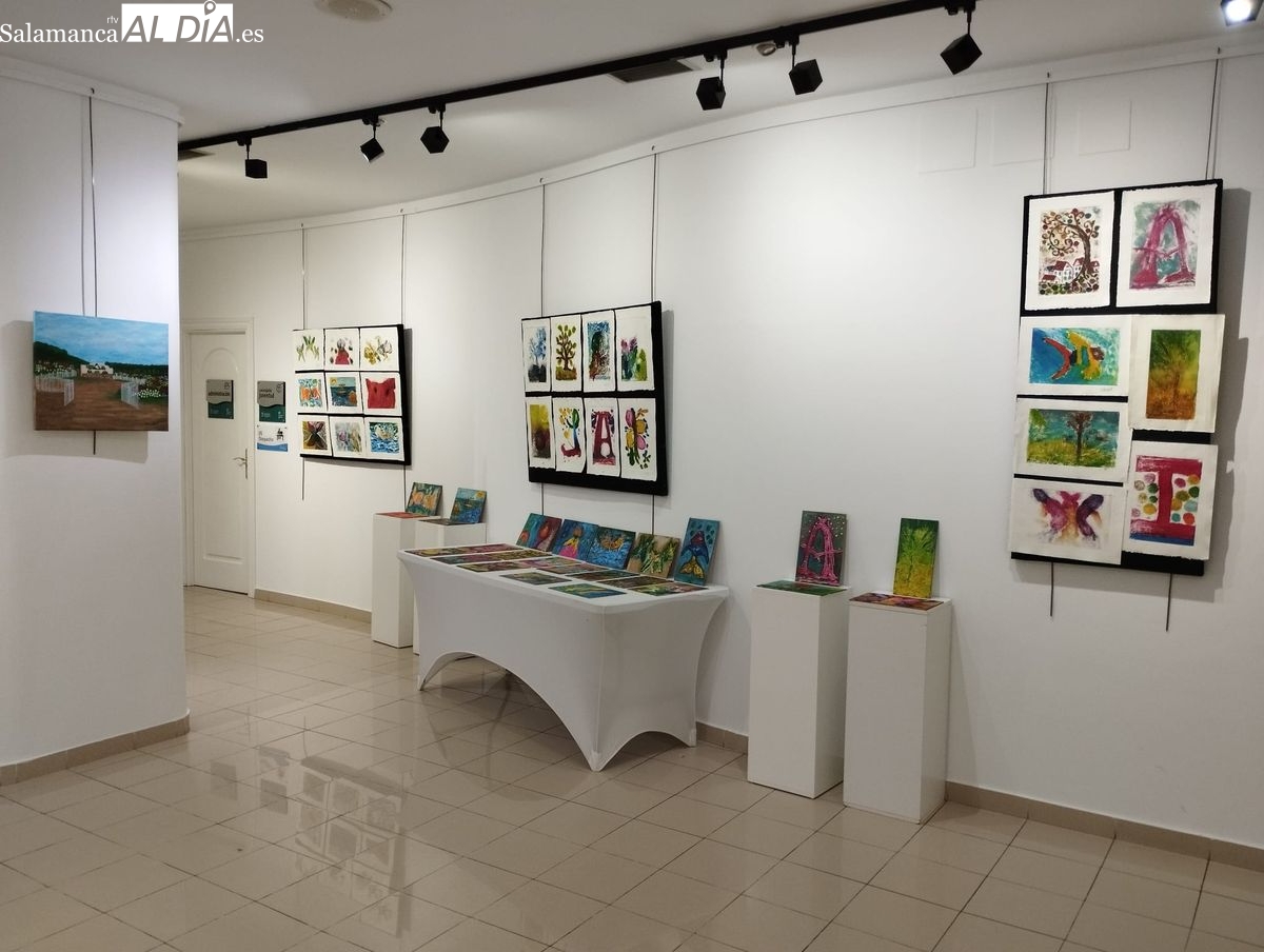 Exposición de arte de AVIVA en el Espacio Joven de Salamanca