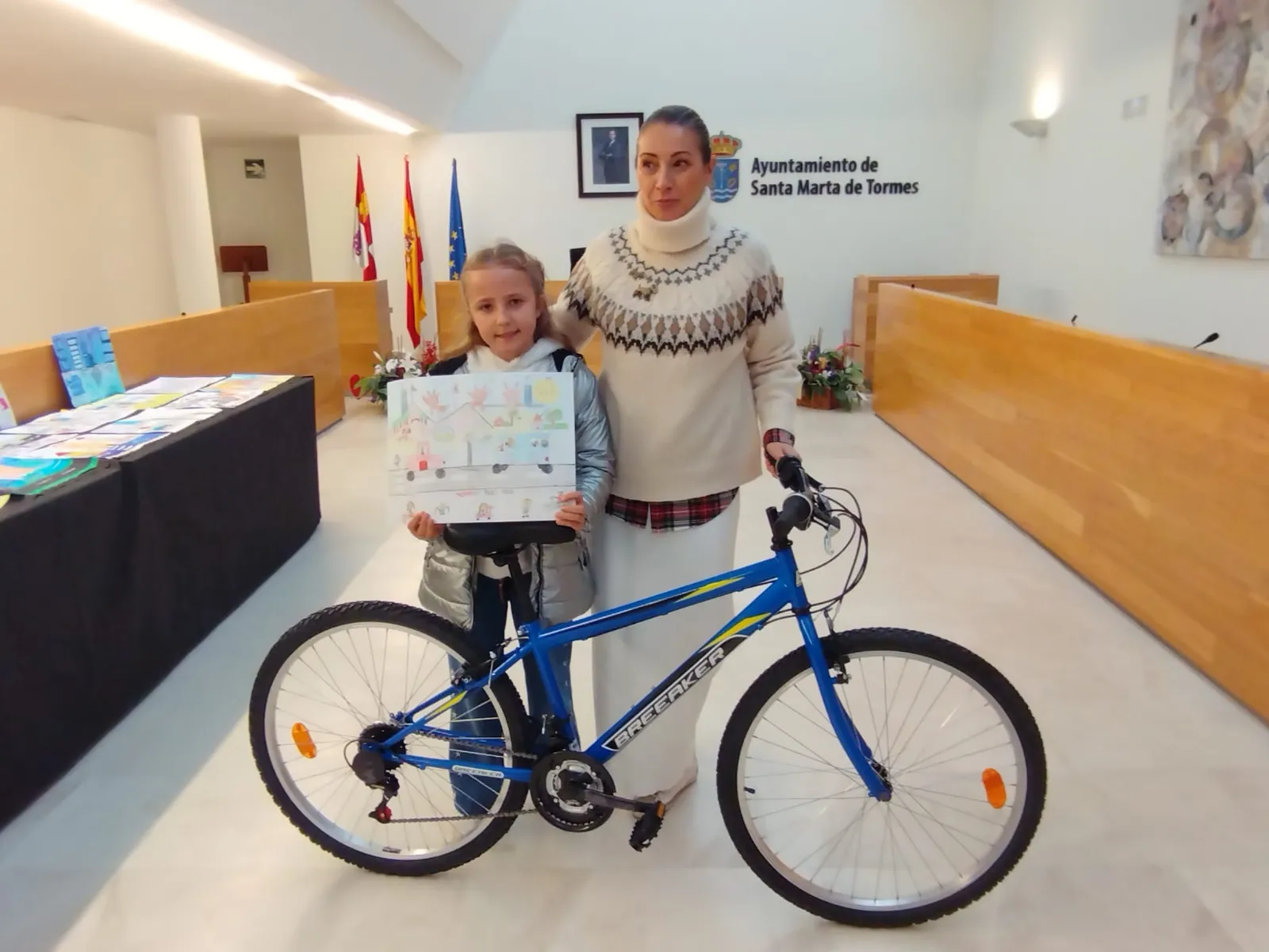 Casi 200 escolares dibujan la movilidad sostenible y Jimena Galache se lleva el premio
