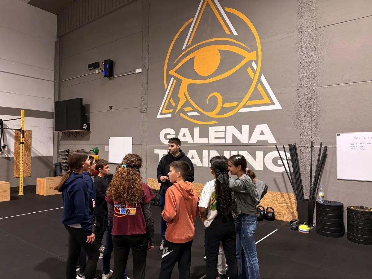 Foto 4 - FOTOS | La A. J. PRODESI fomenta el deporte y el trabajo en equipo entre la juventud salmantina con el 'IronRun'