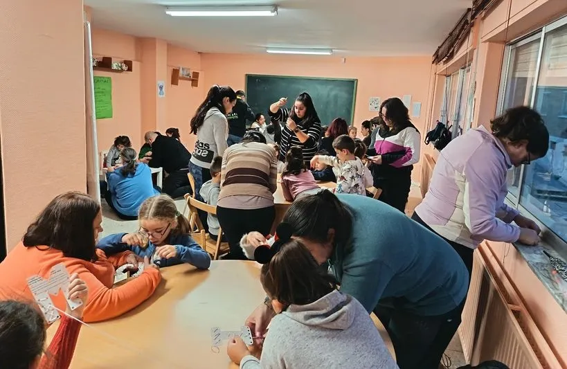 Foto 2 - 'Hilos y Letras' fomenta la lectura y la creatividad entre las familias de Terradillos
