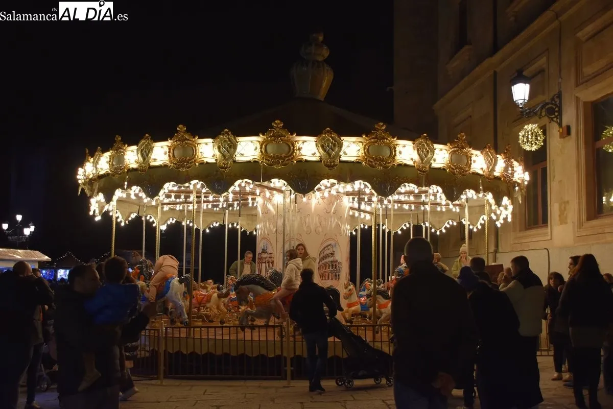 Iluminación y adornos de Navidad en Salamanca. Fotos: Vanesa Martins