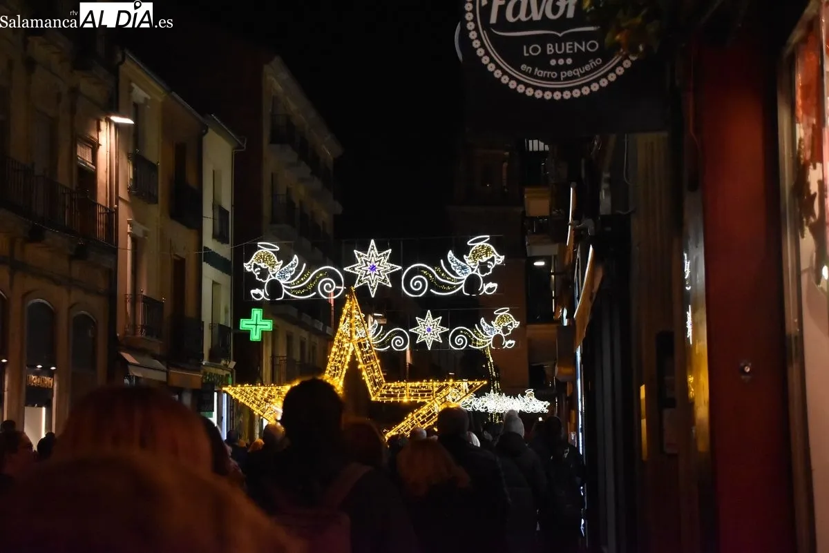 Iluminación y adornos de Navidad en Salamanca. Fotos: Vanesa Martins