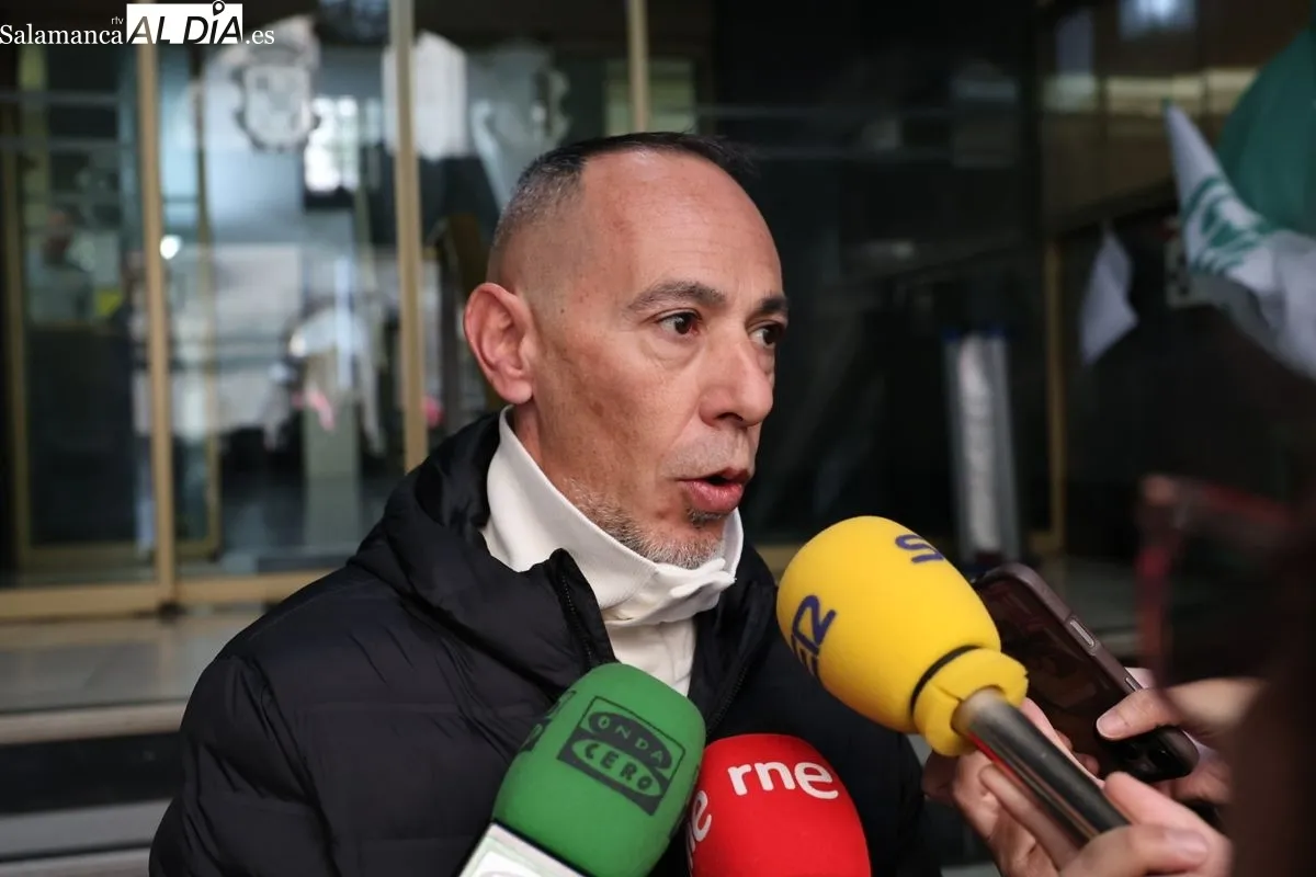 UGT, CSIF y CC OO han iniciado un ciclo de movilizaciones para exigir una subida salarial y mejoras laborales en la Diputación de Salamanca. Foto de David Sañudo