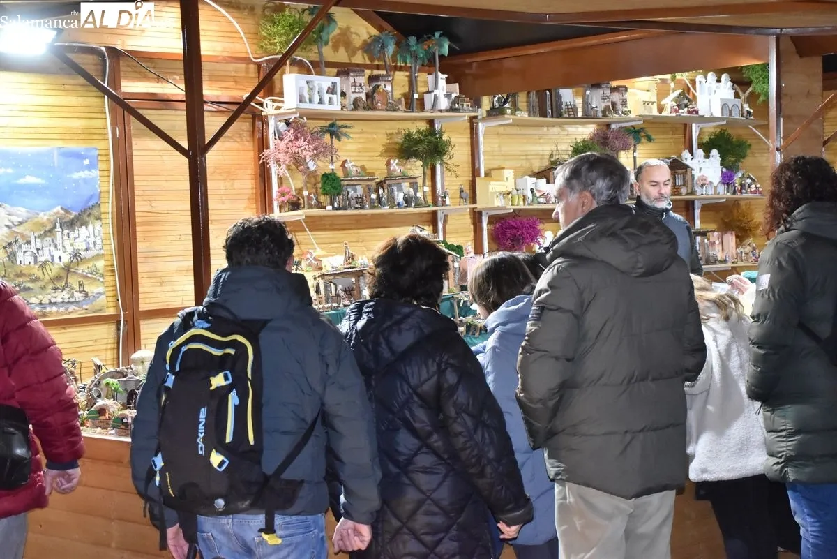 Apertura mercadillo navideño en la Plaza de Anaya | Fotos: T.S