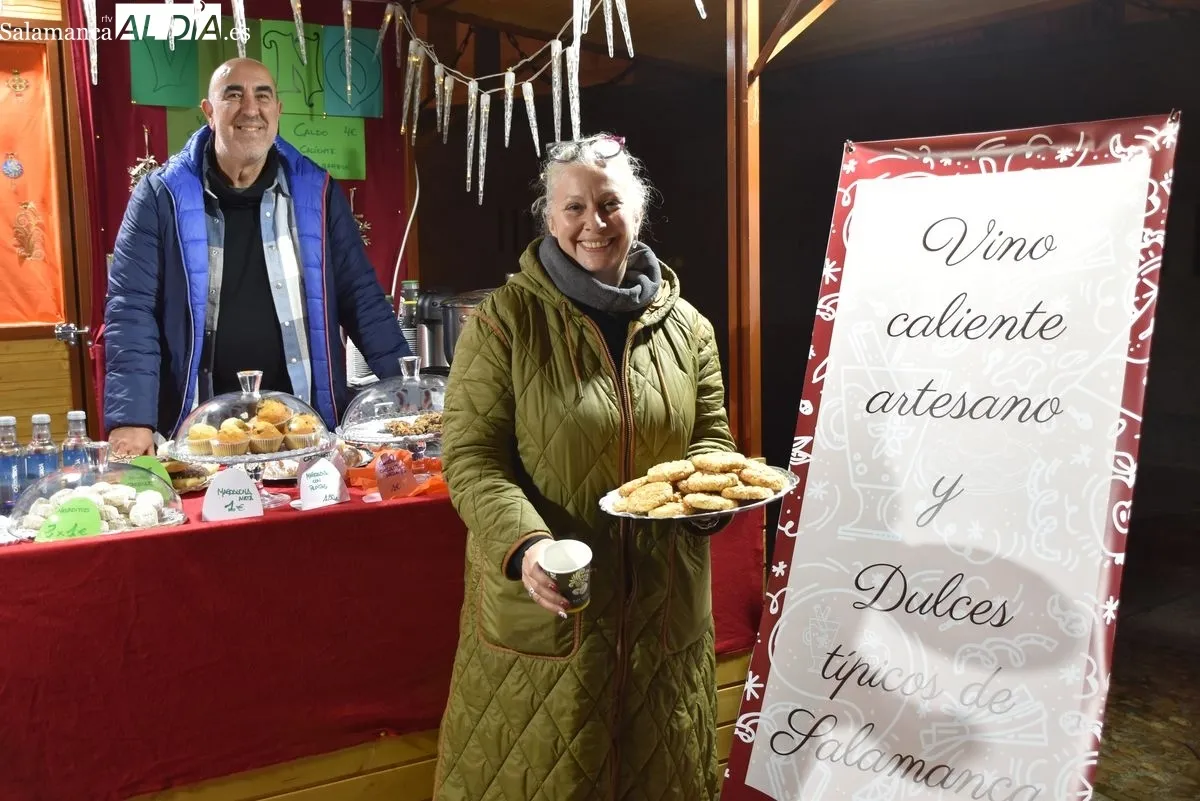Apertura del mercadillo navideño en la Plaza de Anaya | Fotos: T.S
