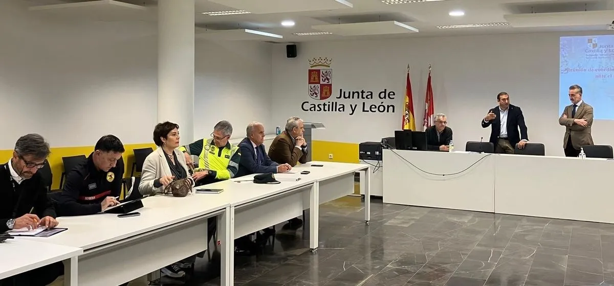 Foto 2 - La Vialidad Invernal moviliza a 33 profesionales en Salamanca y estrena paneles inteligentes en la Sierra