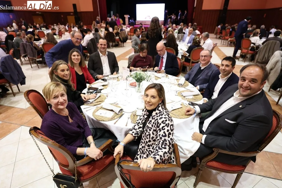 Éxito y muchas emociones en la I Cena Benéfica a favor de 'La Sonrisa de M4ría' | FOTOS: David Sañudo 