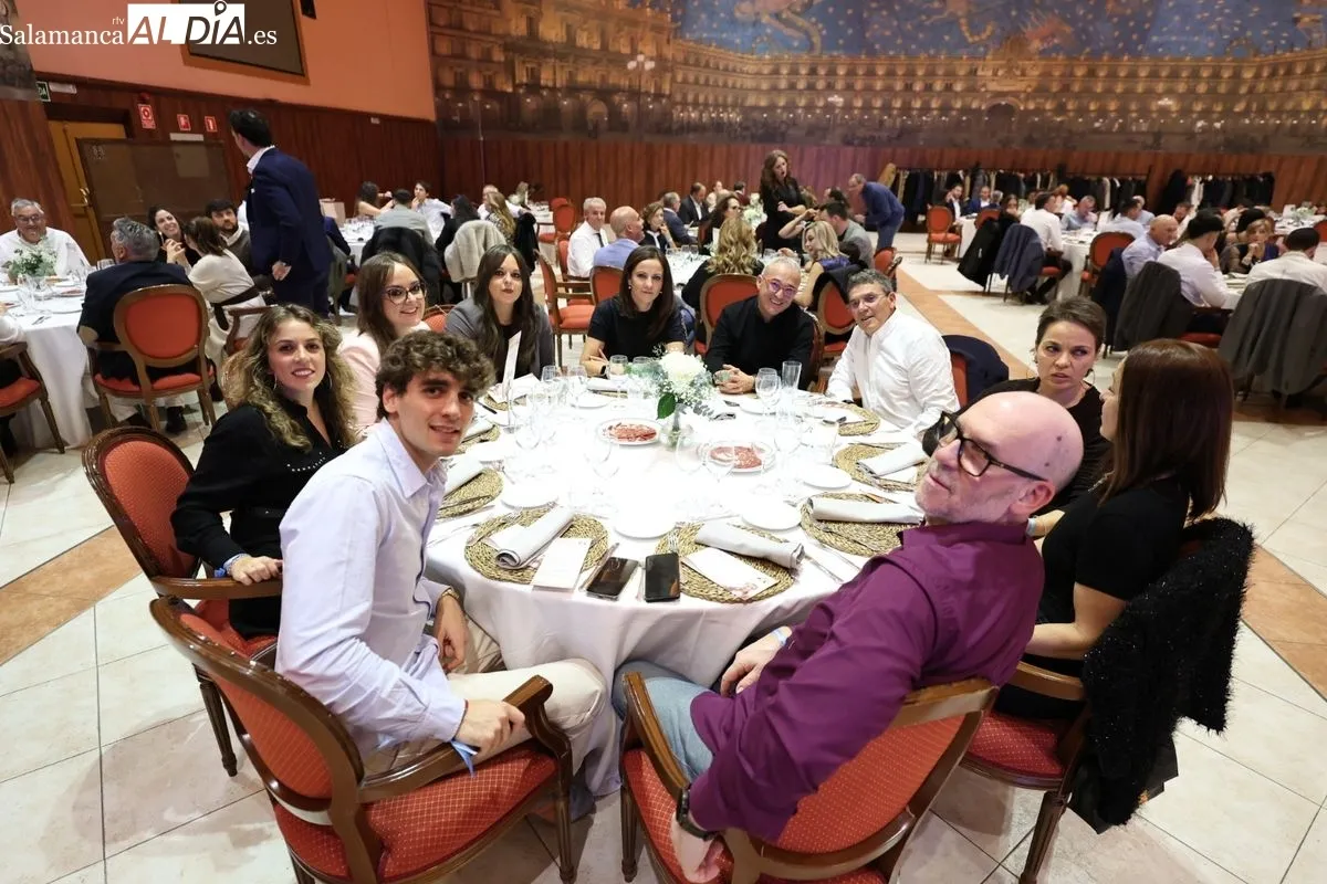 Éxito y muchas emociones en la I Cena Benéfica a favor de 'La Sonrisa de M4ría' | FOTOS: David Sañudo 