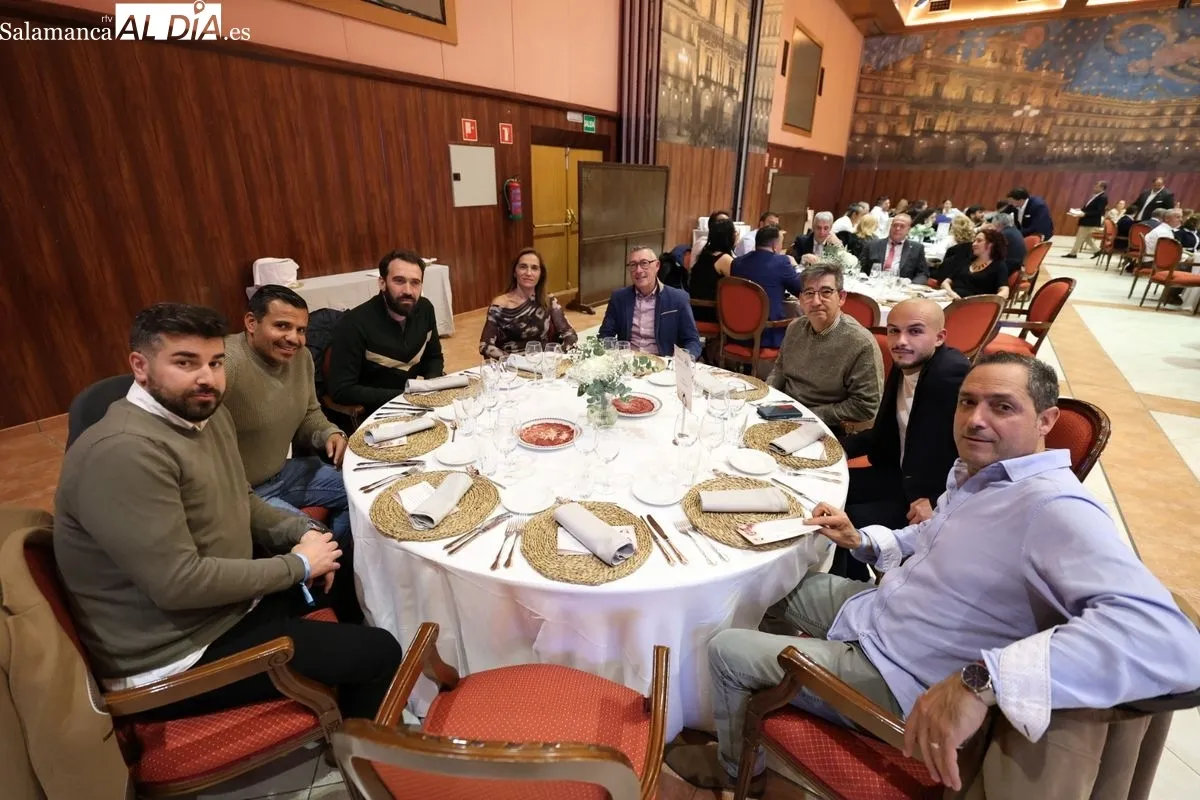 Éxito y muchas emociones en la I Cena Benéfica a favor de 'La Sonrisa de M4ría' | FOTOS: David Sañudo 
