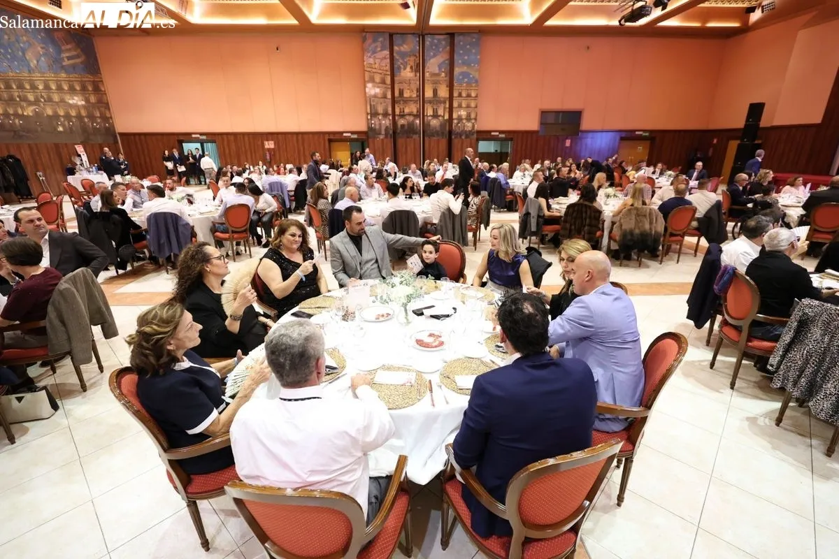 Éxito y muchas emociones en la I Cena Benéfica a favor de 'La Sonrisa de M4ría' | FOTOS: David Sañudo 