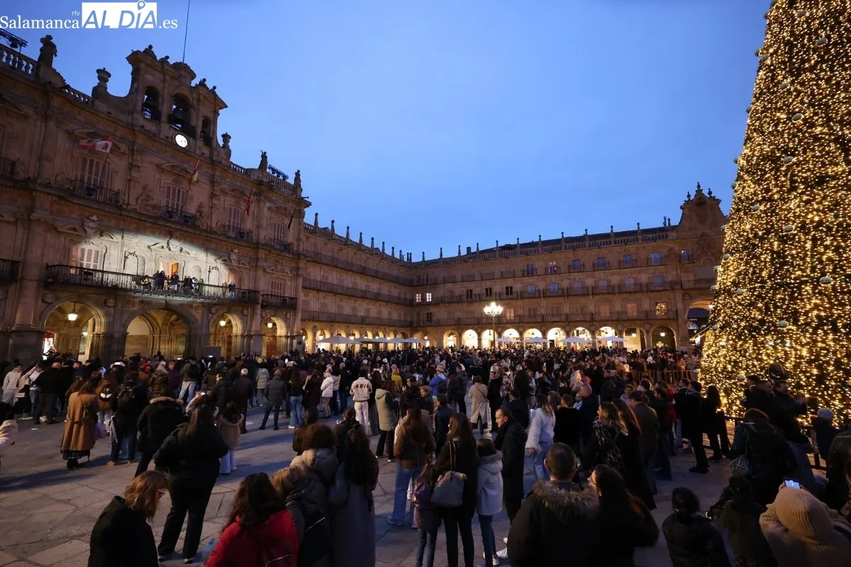 Los villancicos del Sacromonte de 'Love Flamenco' traen el aire andaluz a la Plaza Mayor | FOTOS: David Sañudo 