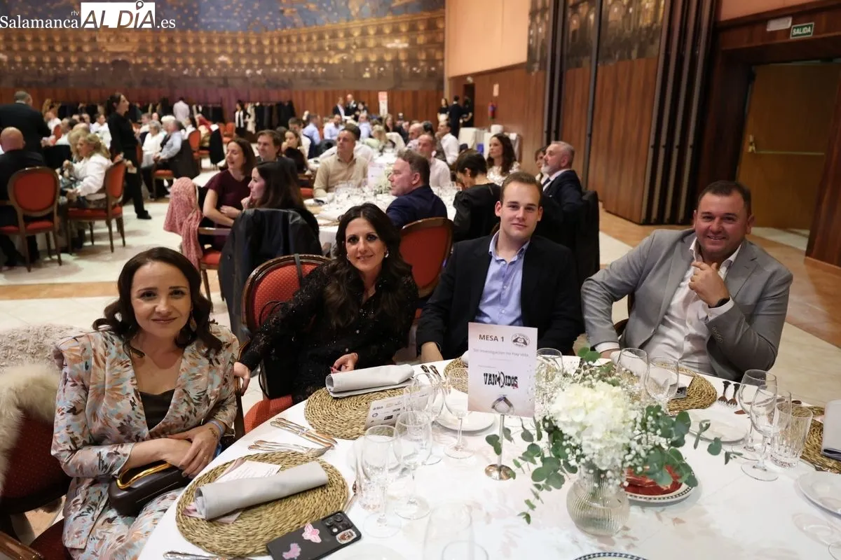 Éxito y muchas emociones en la I Cena Benéfica a favor de 'La Sonrisa de M4ría' | FOTOS: David Sañudo 