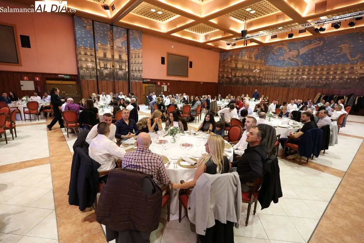 Éxito y muchas emociones en la I Cena Benéfica a favor de 'La Sonrisa de M4ría' | FOTOS: David Sañudo 