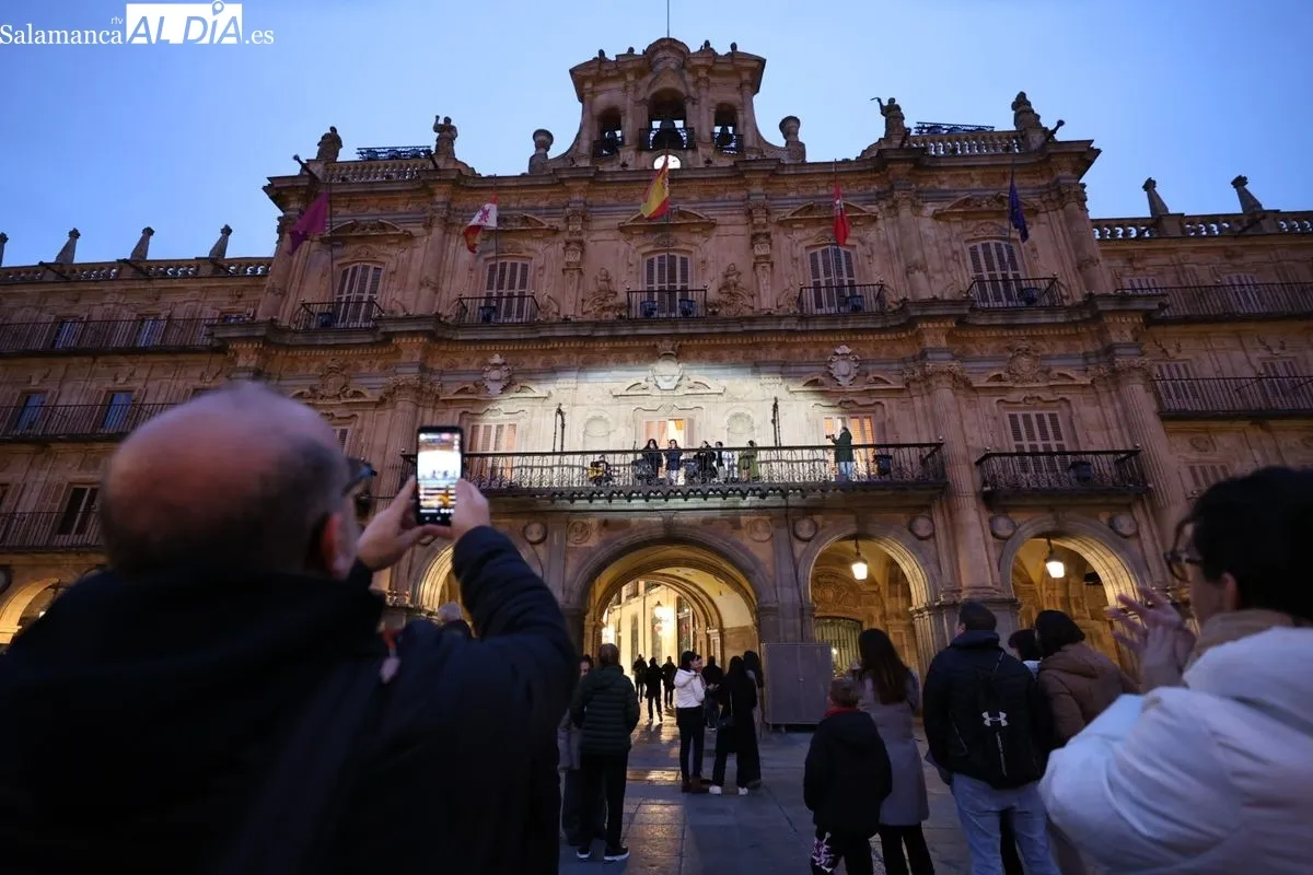 Los villancicos del Sacromonte de 'Love Flamenco' traen el aire andaluz a la Plaza Mayor | FOTOS: David Sañudo 