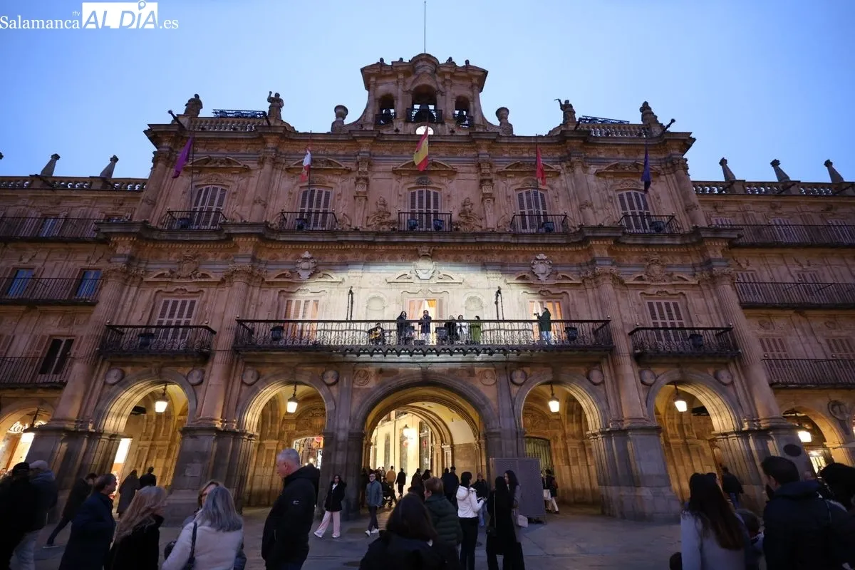 Los villancicos del Sacromonte de 'Love Flamenco' traen el aire andaluz a la Plaza Mayor | FOTOS: David Sañudo 
