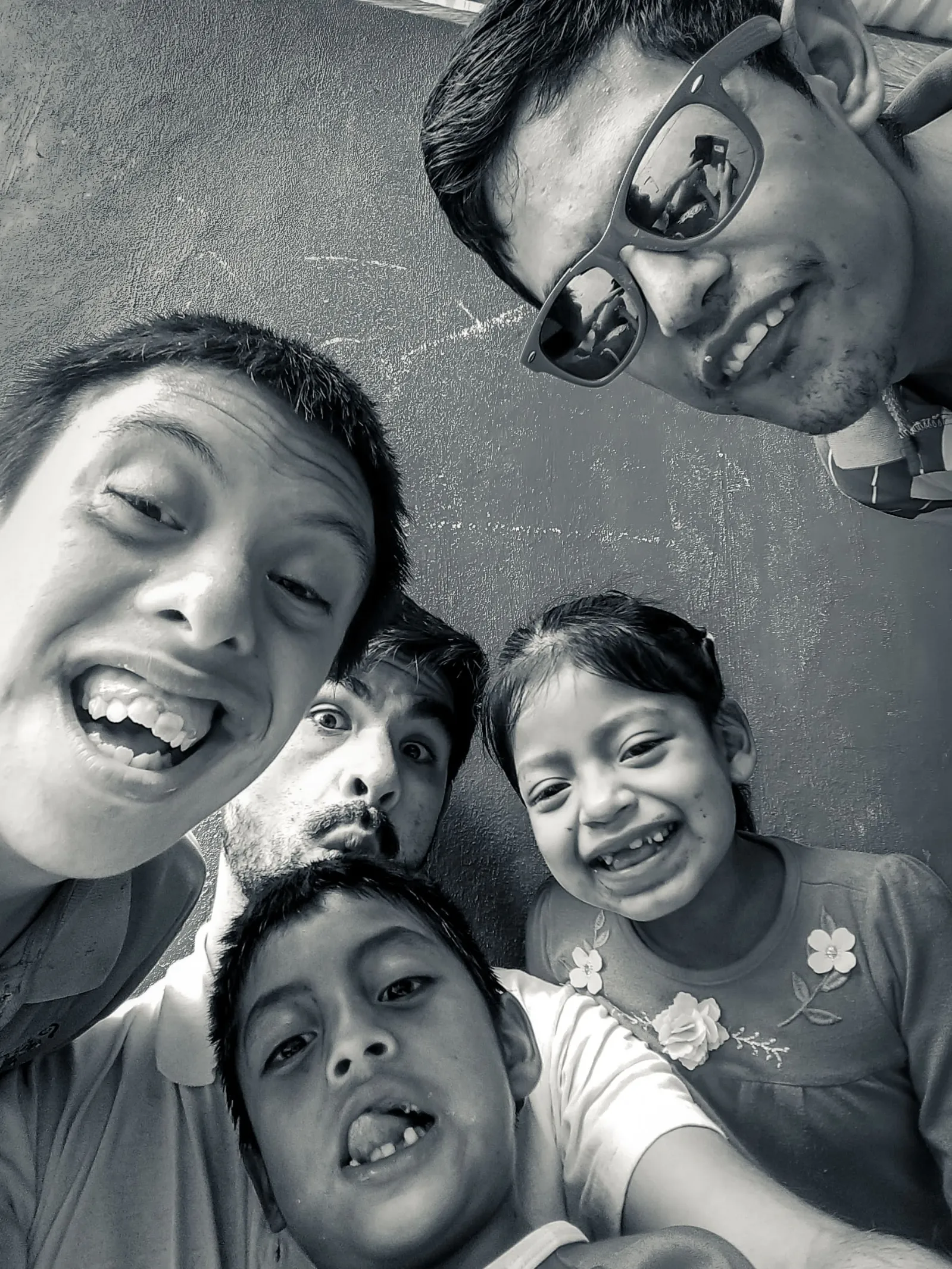 Foto 3 - La imagen 'Generaci&oacute;n selfie en el recreo' gana el XXIII Concurso de Fotograf&iacute;a de INICO y Fundaci&oacute;n Aliados
