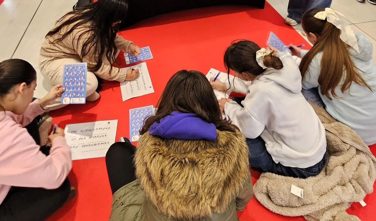 Foto 6 - 'Sumamos Capacidades': El Tormes se transforma en una gran aula de empat&iacute;a e inclusi&oacute;n (FOTOS)