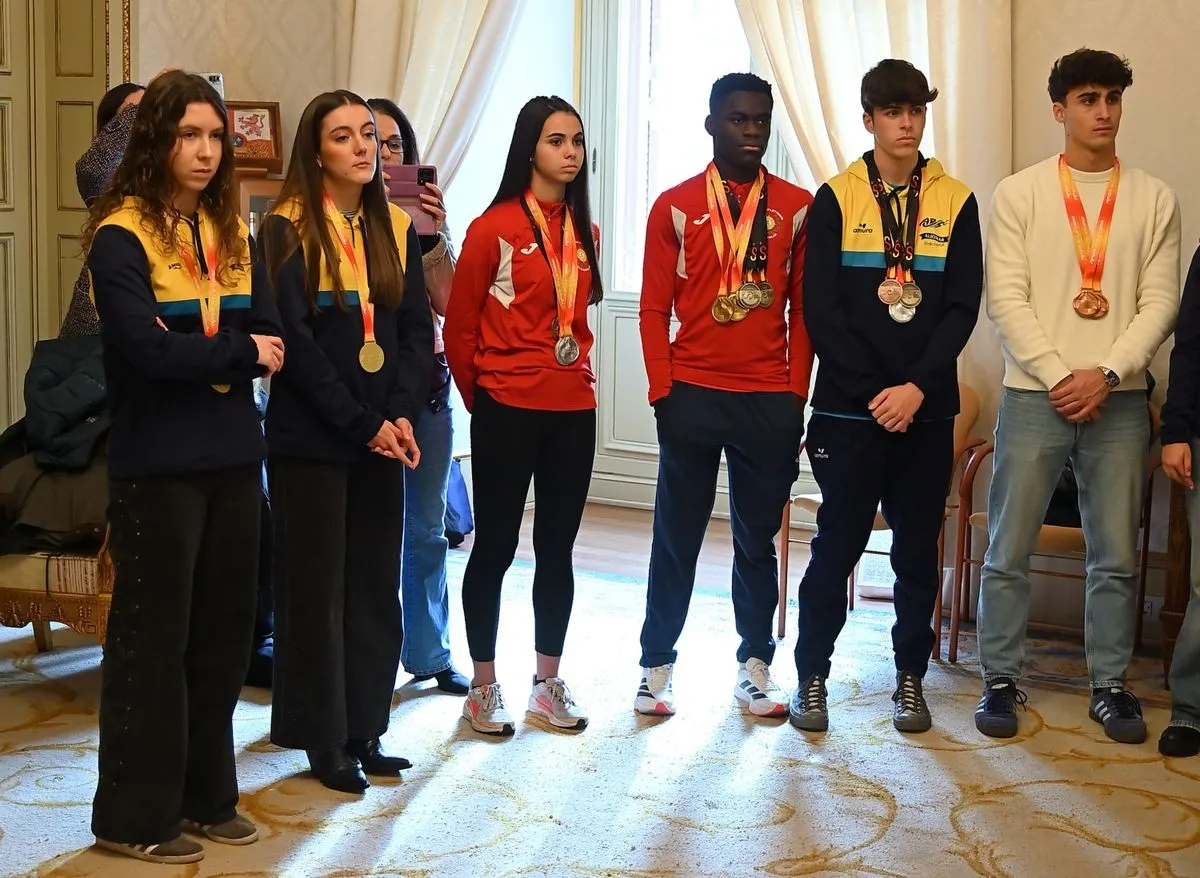 El Ayuntamiento rinde homenaje al atletismo salmantino tras un año histórico con 64 medallas
