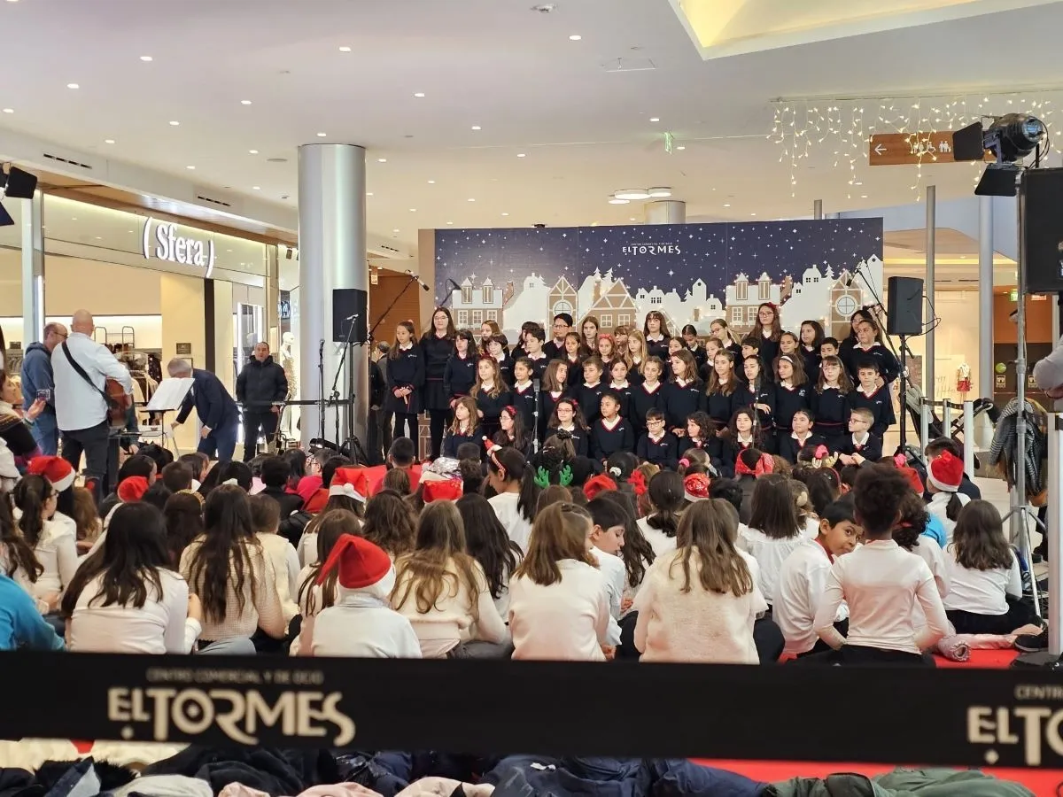 Foto 12 - FOTOS | El Tormes celebra la Navidad dando voz al talento musical escolar 