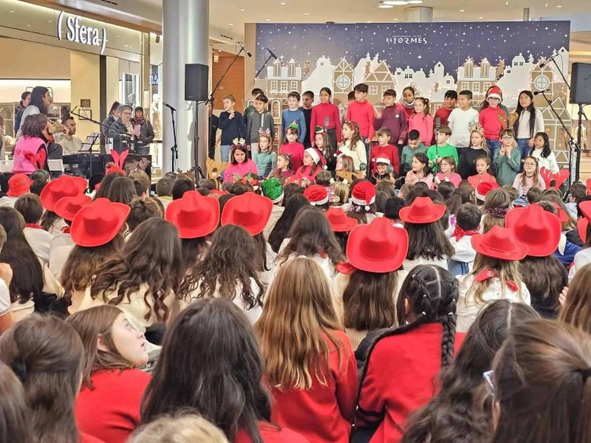 Foto 4 - FOTOS | El Tormes celebra la Navidad dando voz al talento musical escolar 