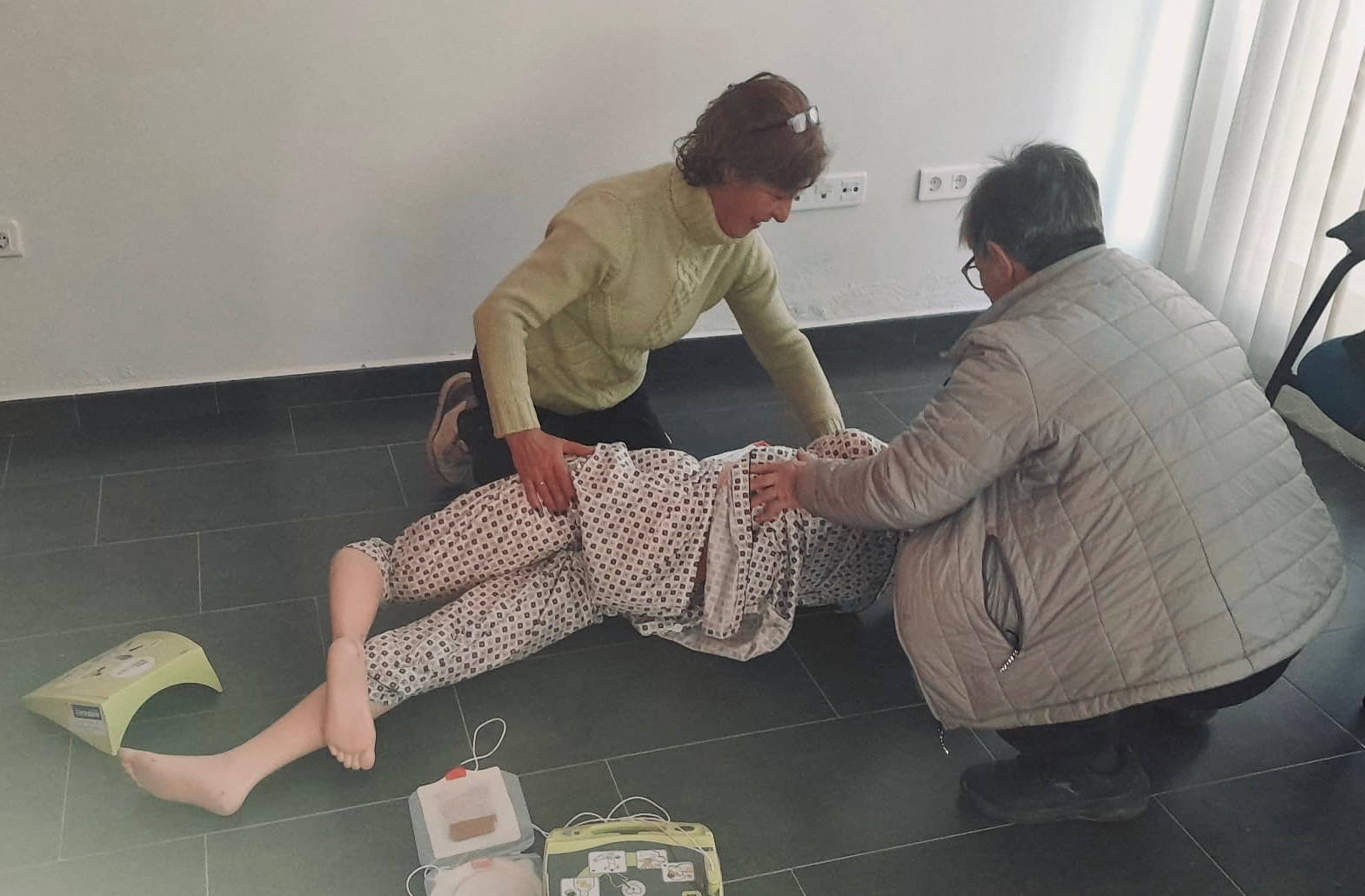 El Centro de Salud de Peñaranda sigue avanzando en la formación en primeros auxilios y uso del DEA entre la población