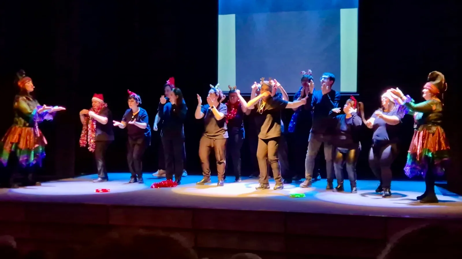 Foto 2 - El grupo Peque&ntilde;ine emociona con su obra &ldquo;Eso que t&uacute; me das&rdquo;, su homenaje a los verdaderos sentimientos de la Navidad