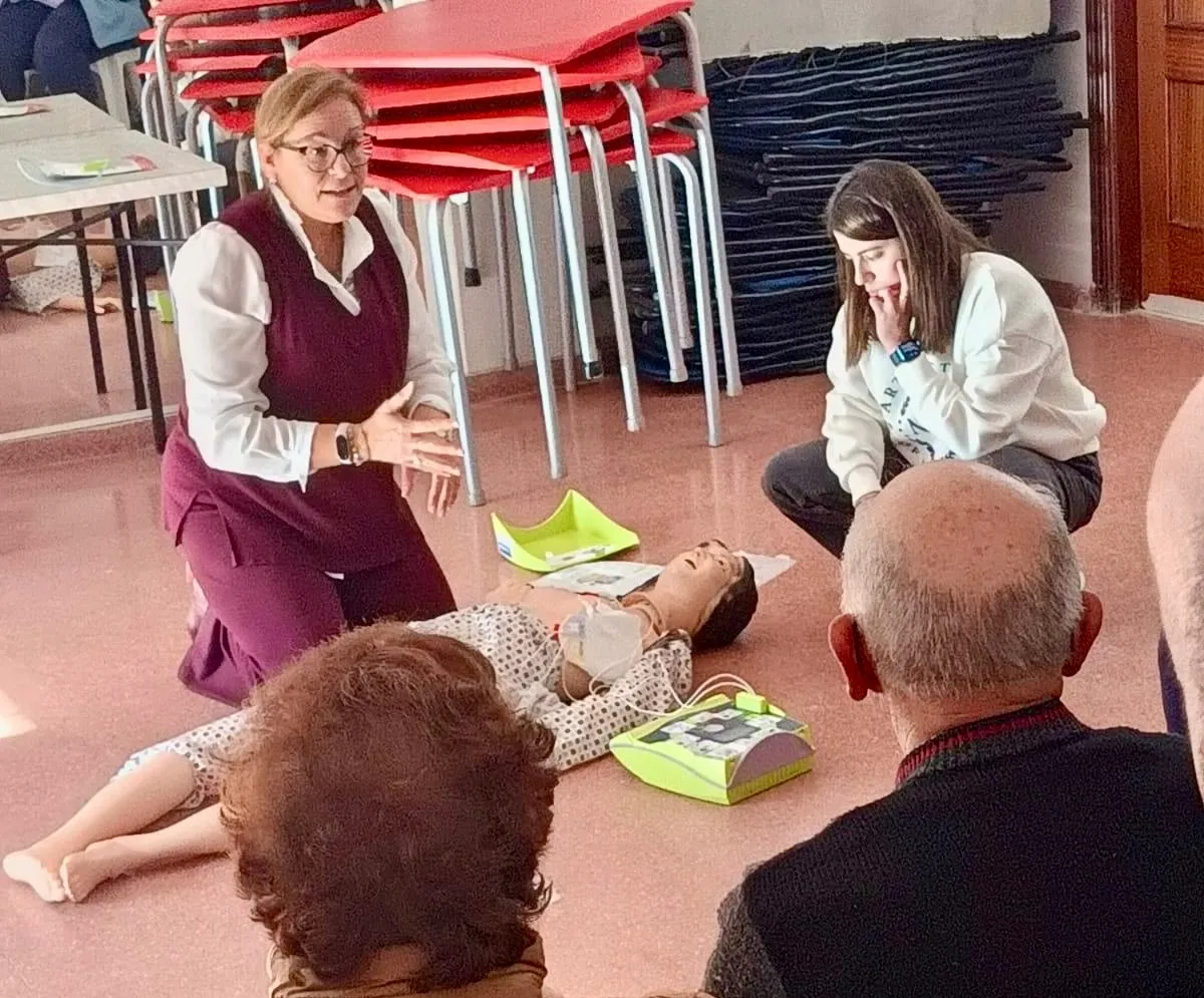 Foto 2 - El Centro de Salud de Pe&ntilde;aranda sigue avanzando en la formaci&oacute;n en primeros auxilios y uso del DEA entre la poblaci&oacute;n