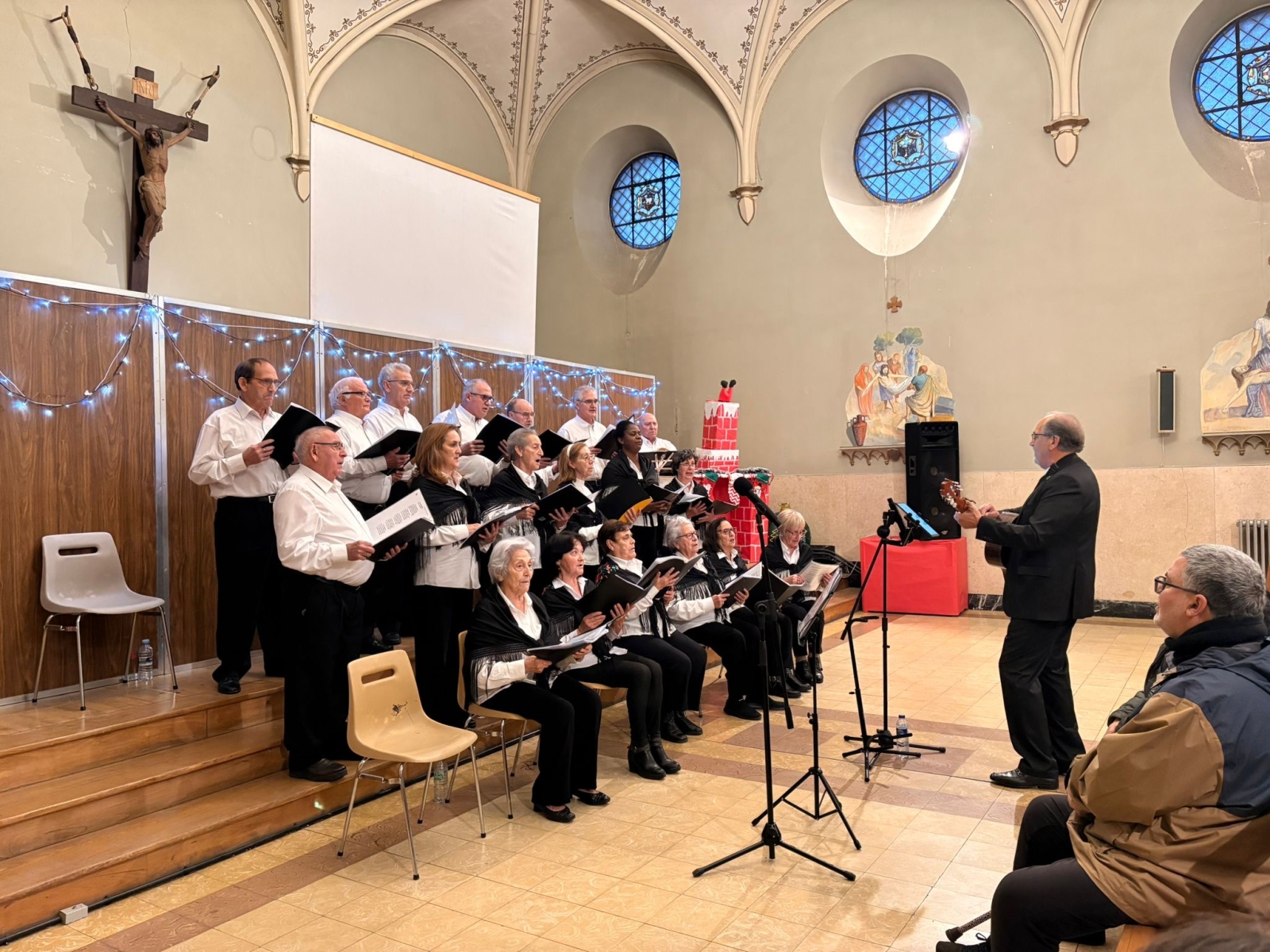 El Coro de Villoruela ofrece un emotivo concierto solidario a favor de Asdace