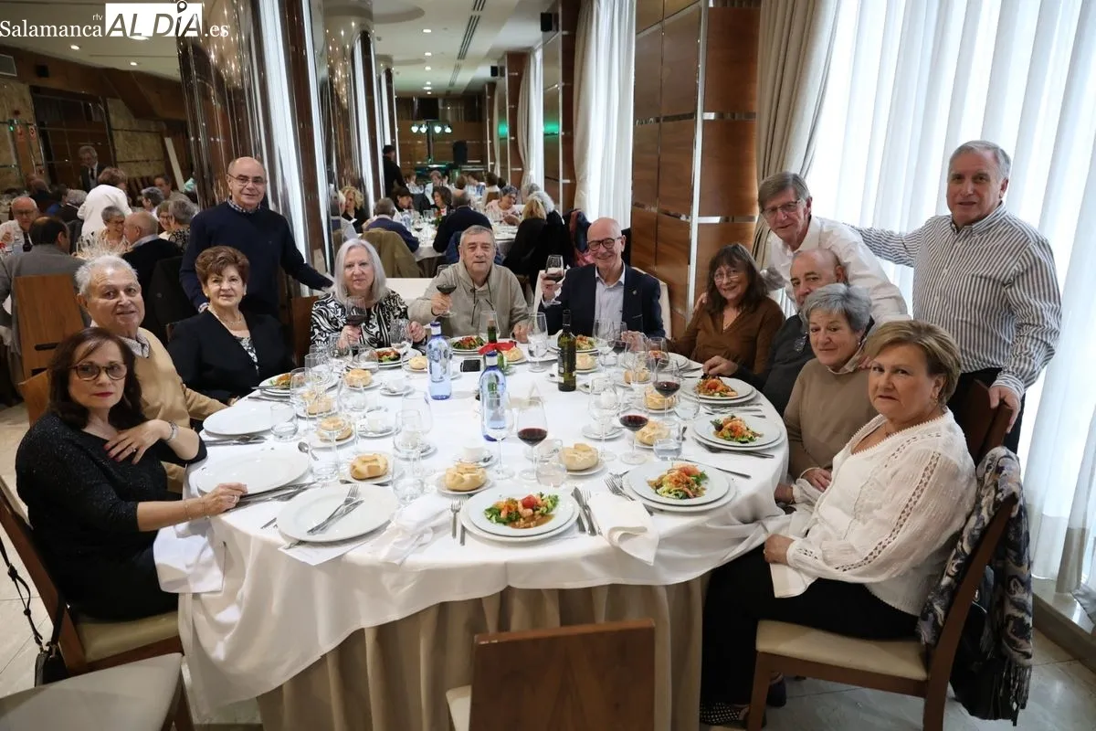 La Asociación de Mayores Iberdrola Salamanca ha celebrado este viernes su tradicional encuentro de confraternidad con motivo de las fechas navideñas. Foto de David Sañudo