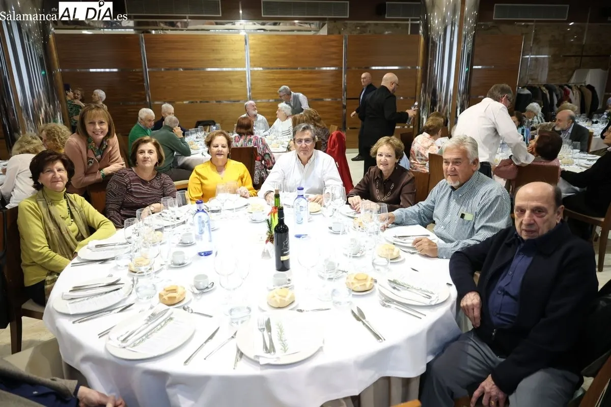 La Asociación de Mayores Iberdrola Salamanca ha celebrado este viernes su tradicional encuentro de confraternidad con motivo de las fechas navideñas. Foto de David Sañudo