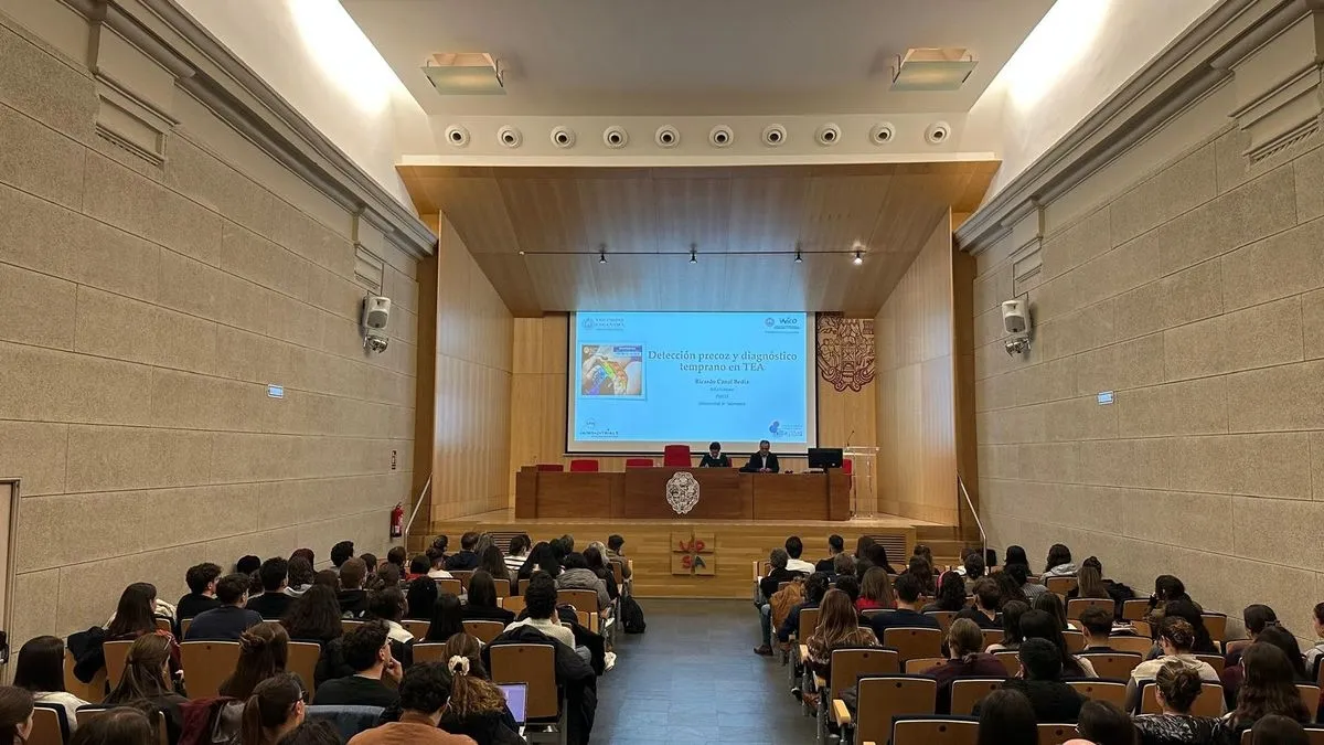 Ricardo Canal Bedia desgrana en la UPSA las claves del diagnóstico precoz del autismo. Foto UPSA