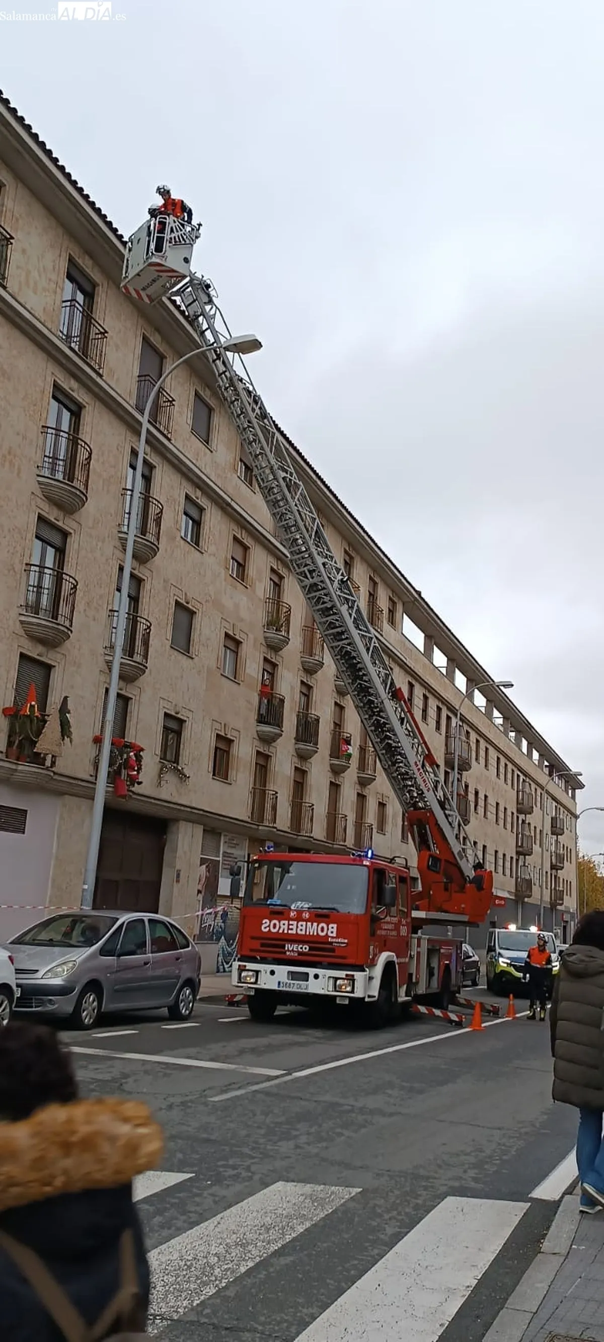 Intervención de los Bomberos en un edificio de la calle Jesús Arrambarri