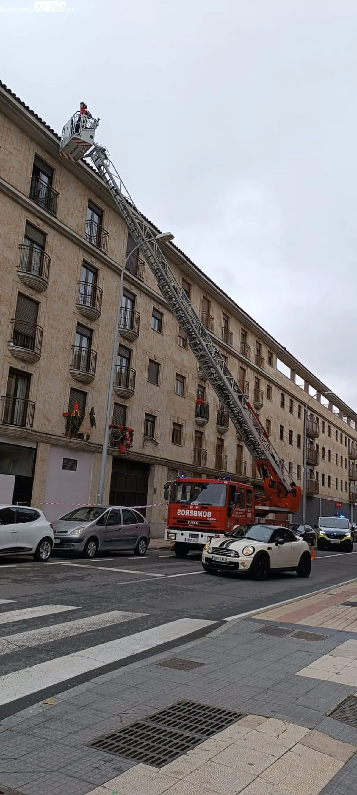 Intervención de los Bomberos en un edificio de la calle Jesús Arrambarri