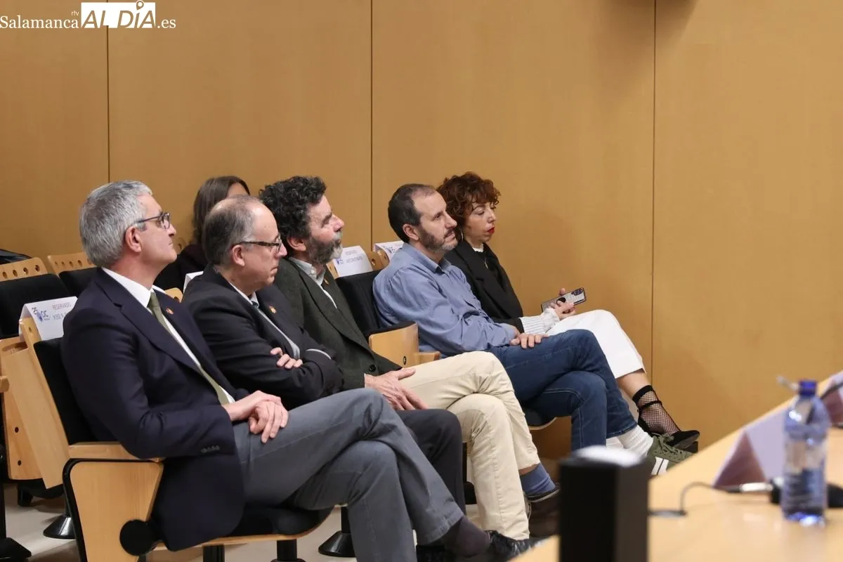 El Centro de Investigación del Cáncer rinde homenaje al personal con 25 años de servicio. Foto de David Sañudo