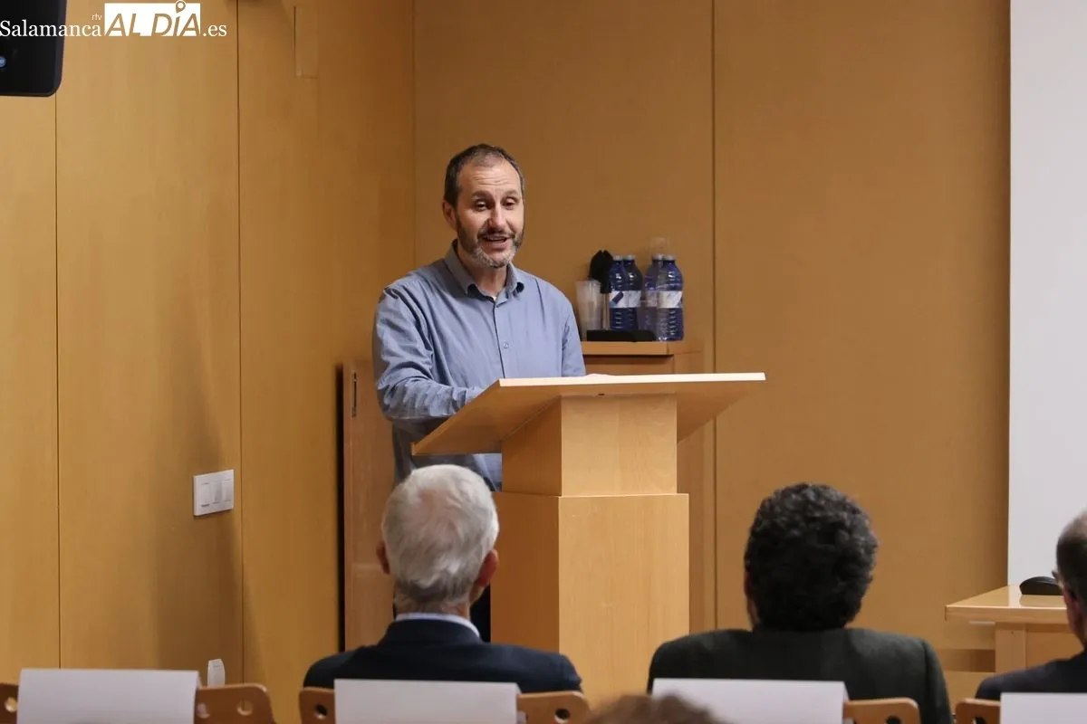 El Centro de Investigación del Cáncer rinde homenaje al personal con 25 años de servicio. Foto de David Sañudo