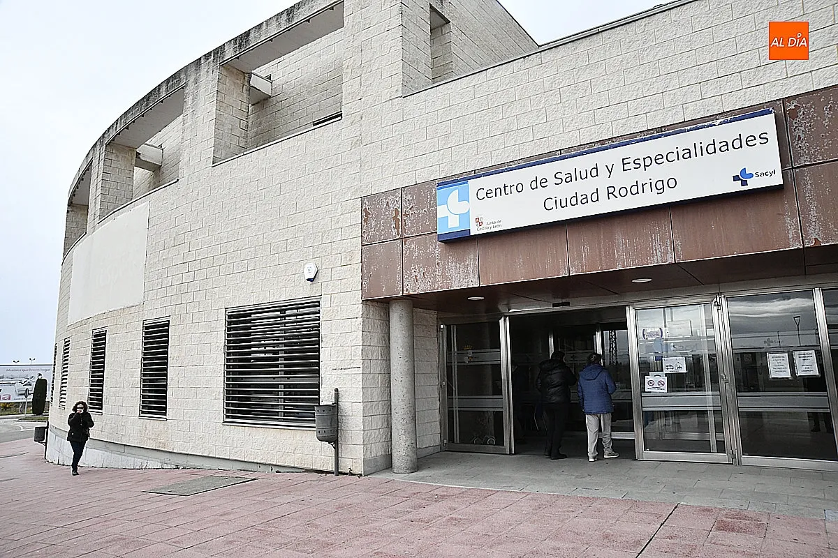Foto 3 - El paro m&eacute;dico deja bajo m&iacute;nimos la asistencia en la comarca mirobrigense con servicios m&iacute;nimos garantizados