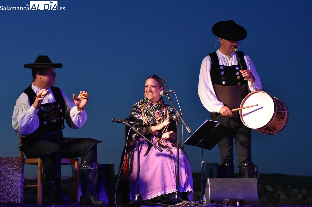 Mesa redonda sobre folclore charro tradicional y vanguardista
