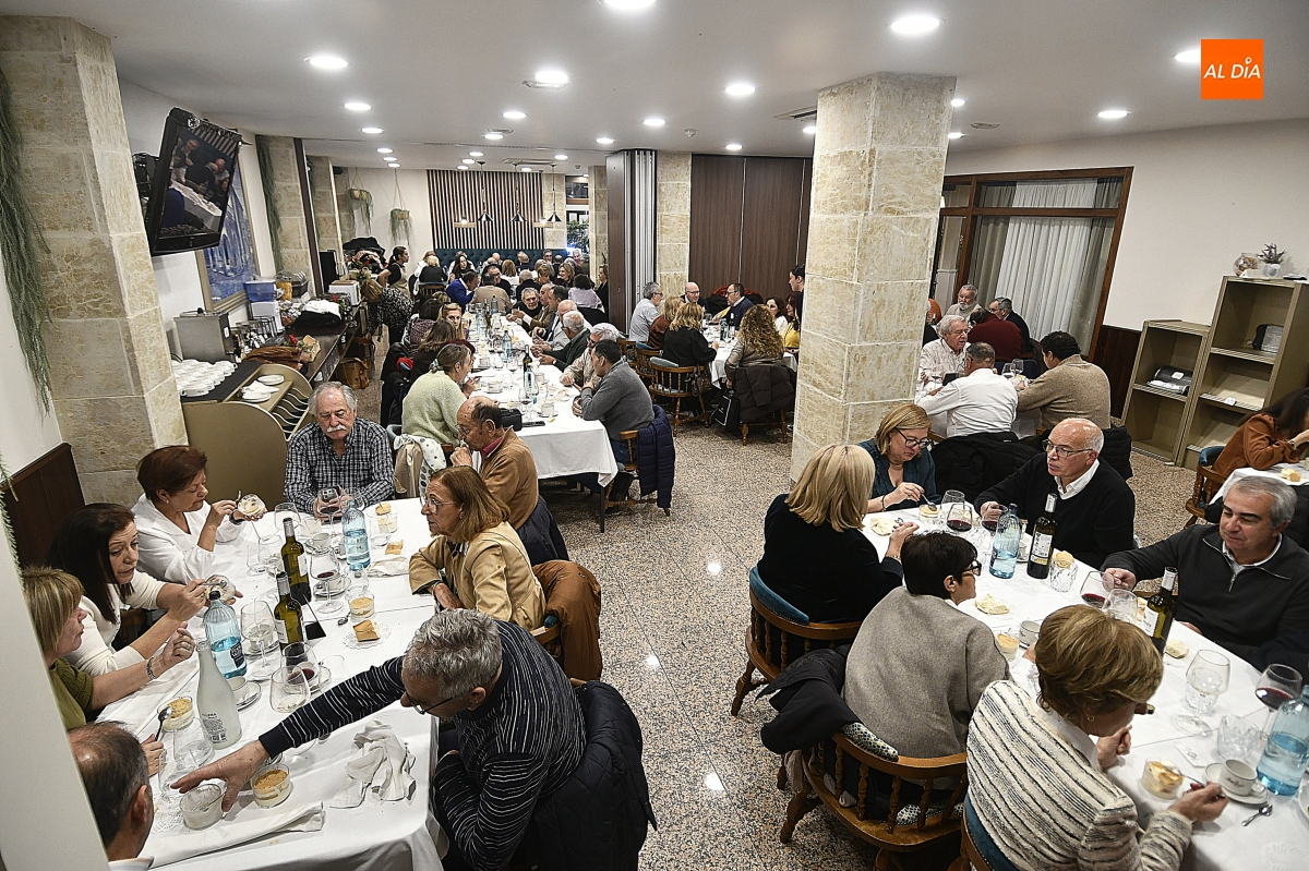 La Peña El Rincón reúne a 95 comensales en su tradicional comida de Navidad en Ciudad Rodrigo