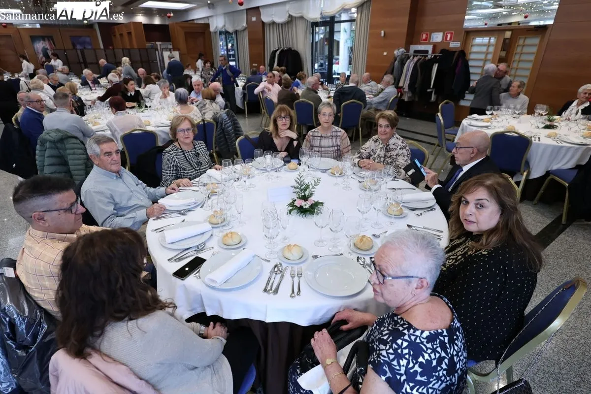 La Asociación de Mayores Telefónica celebra la Navidad | FOTOS: David Sañudo