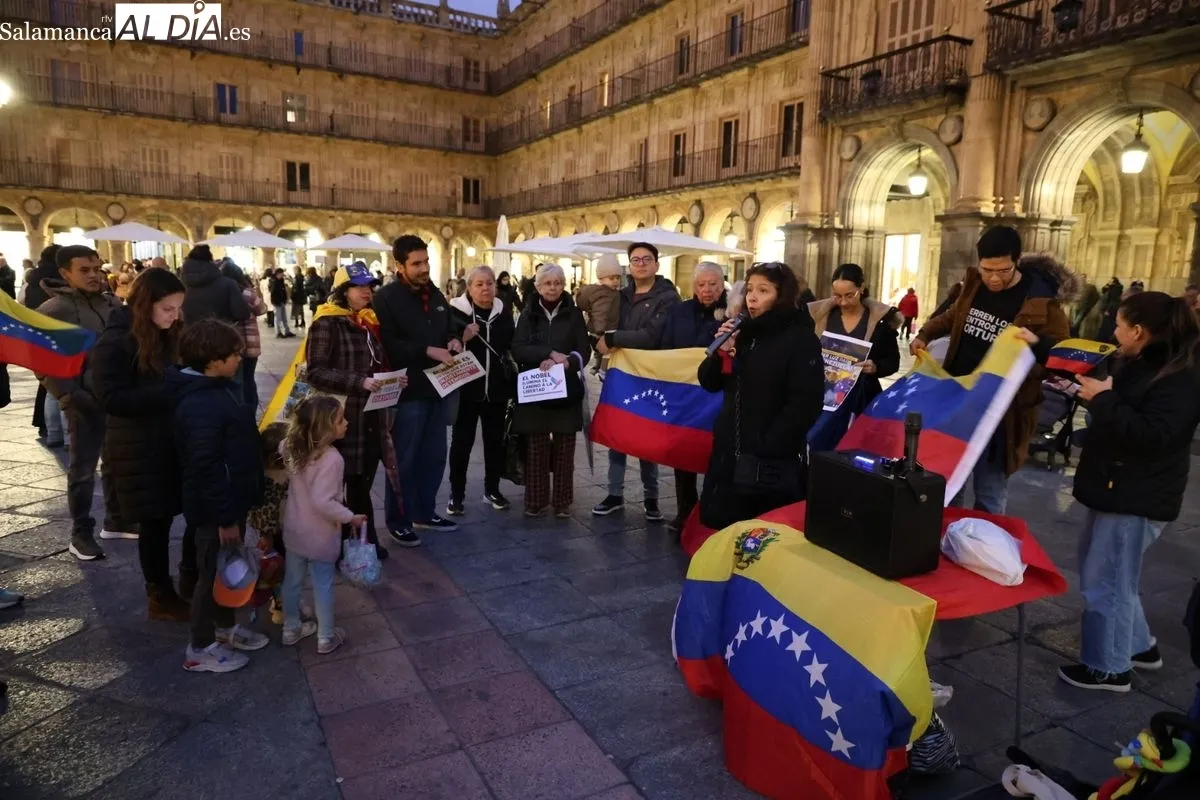 Concentración en la Plaza Mayor de Salamanca. Fotos: David Sañud