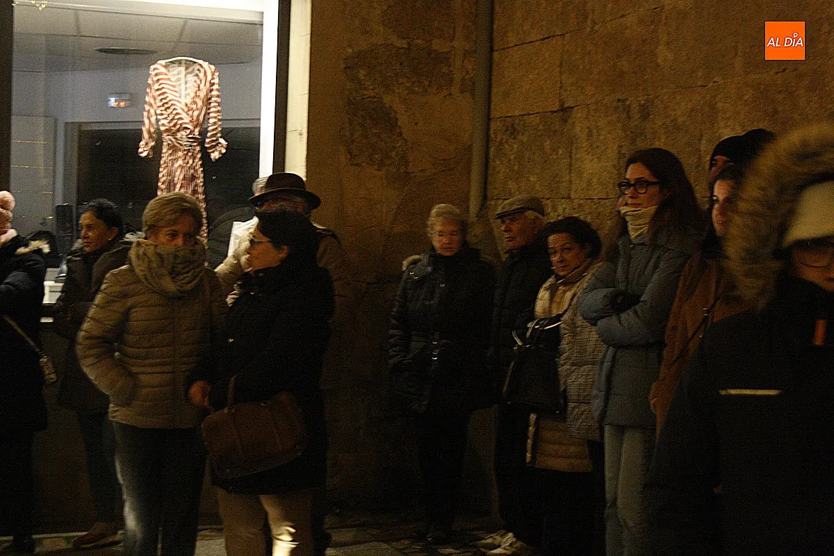Foto 4 - La Coral Renacer llena de m&uacute;sica navide&ntilde;a la calle Madrid 