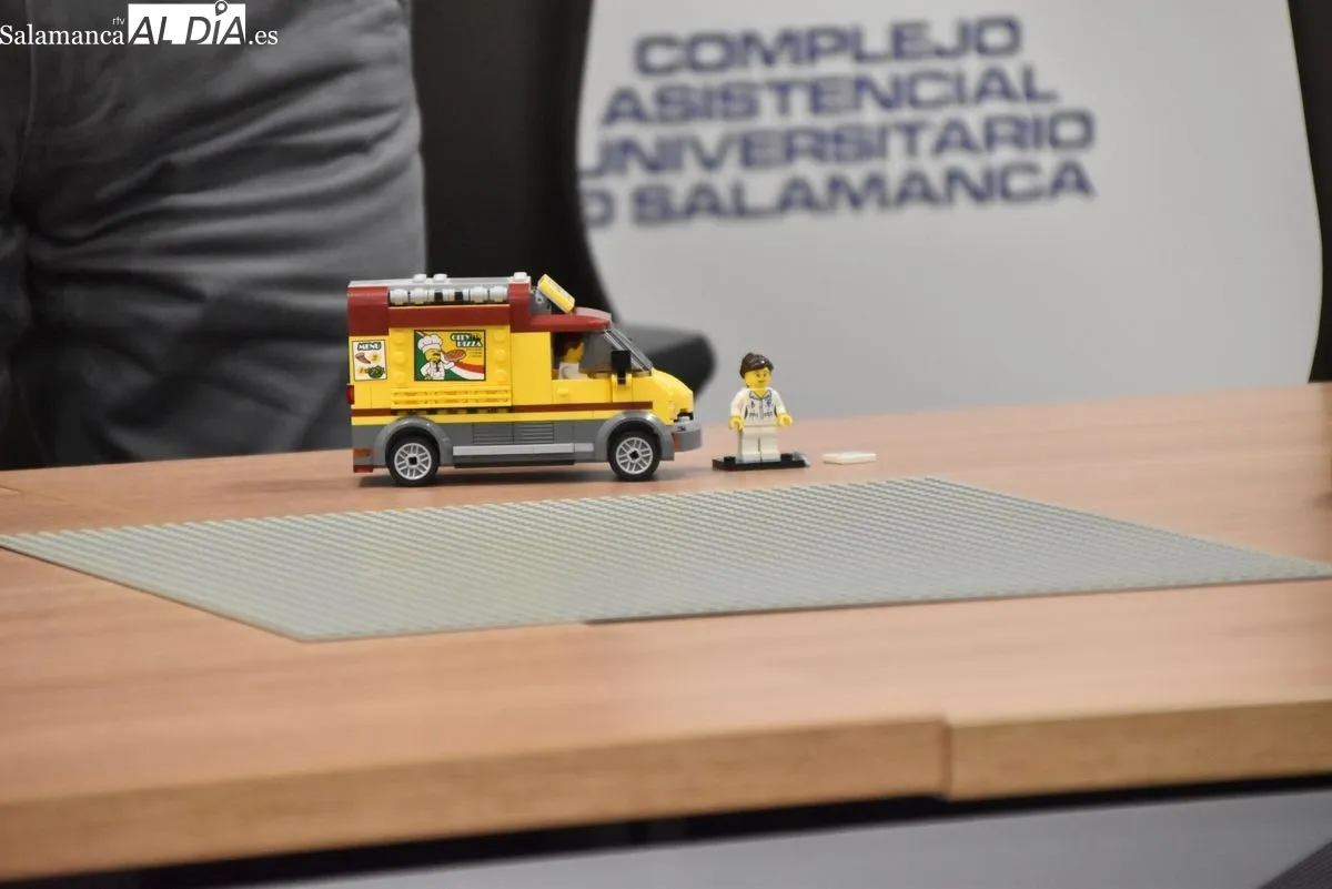 El Hospital de Salamanca recreará sus instalaciones en una gran maqueta de Lego para humanizar la atención pediátrica | FOTOS: Vanesa Martins 