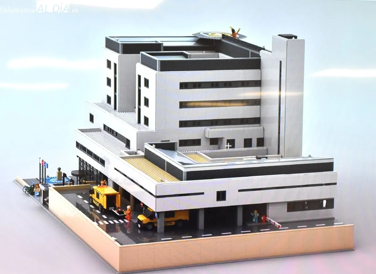El Hospital de Salamanca recreará sus instalaciones en una gran maqueta de Lego para humanizar la atención pediátrica | FOTOS: Vanesa Martins 